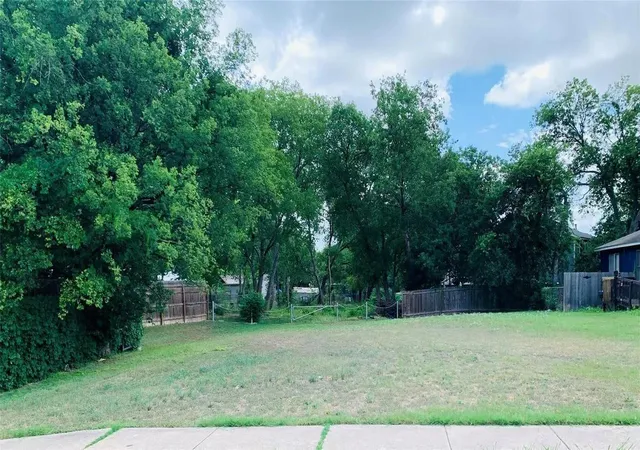 1st image of 6717 Stonleigh Pl, Austin, TX 78744 | MLS# 57460092