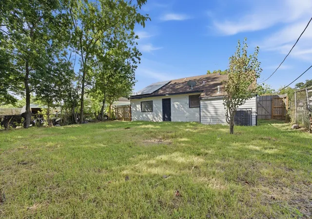 2nd image of 409 Alastair Dr, Pasadena, TX 77506 | MLS# 8989879