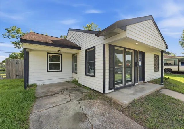 3rd image of 409 Alastair Dr, Pasadena, TX 77506 | MLS# 8989879