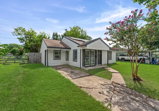 4th image of 409 Alastair Dr, Pasadena, TX 77506 | MLS# 8989879