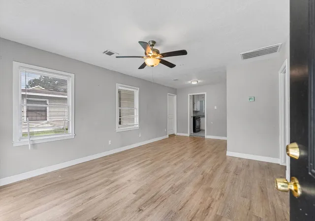 5th image of 409 Alastair Dr, Pasadena, TX 77506 | MLS# 8989879