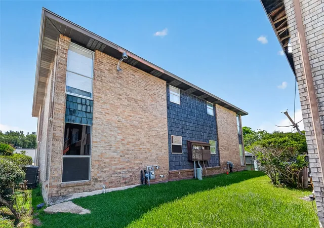 5th image of 4017 Briar Hollow Dr, Dickinson, TX 77539 | MLS# 53963865