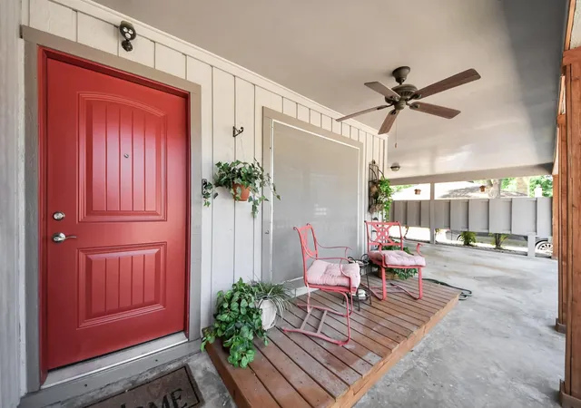 Photo 1 of Single family home for sale at 41 Champions Colony E, Houston, TX 77069 | MLS# 50377131 | Listing updated on 2026-08-27