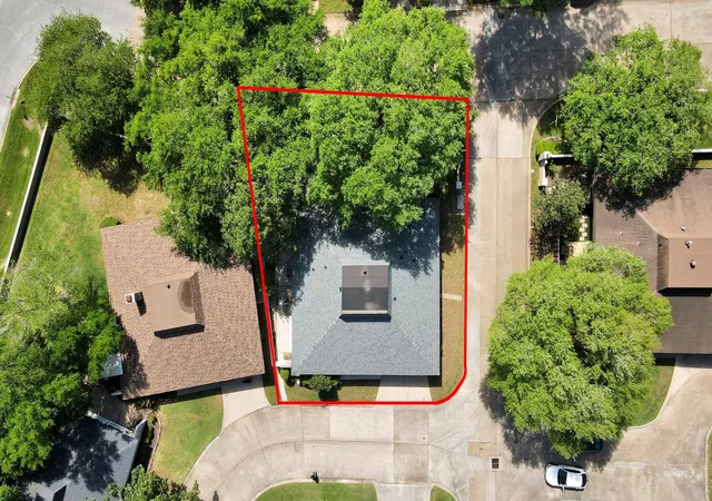 Photo 4 of Single family home for sale at 41 Champions Colony E, Houston, TX 77069 | MLS# 50377131 | Listing updated on 2026-08-27