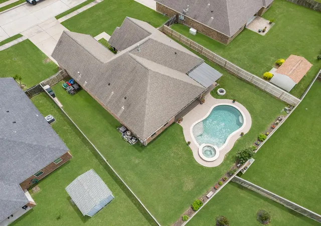 Homes for sale in Lake Jackson, TX | 305 Poppy St, Lake Jackson, TX 77566 | MLS# 38524274