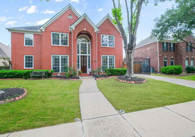 2nd image of 12427 Shadycrest Dr, Houston, TX 77082 | MLS# 94360658
