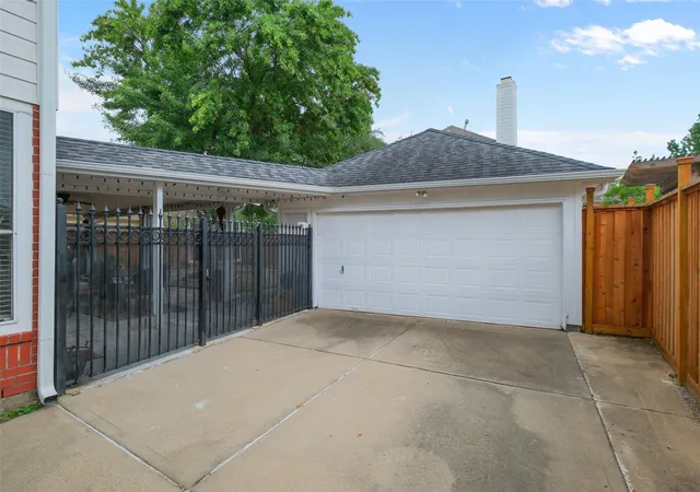 36th image of 12427 Shadycrest Dr, Houston, TX 77082 | MLS# 94360658