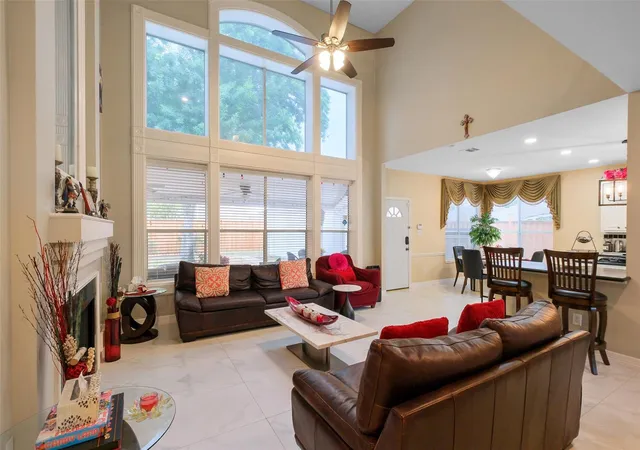 4th image of 12427 Shadycrest Dr, Houston, TX 77082 | MLS# 94360658