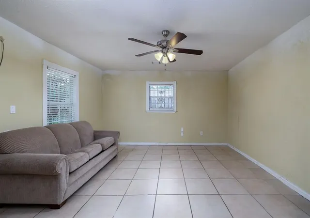 Photo 4 of Single family home for sale at 5422 Rapido Rd, Houston, TX 77033 | MLS# 76722428 | Listing updated on 2025-10-20