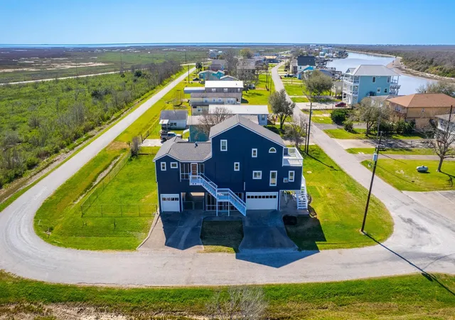 50th image of 324 County Road 257, Matagorda, TX 77457 | MLS# 68338594
