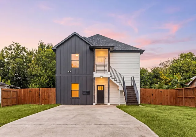 Homes for sale in Houston, TX | 5854 Southville St, Houston, TX 77033 | MLS# 75143315