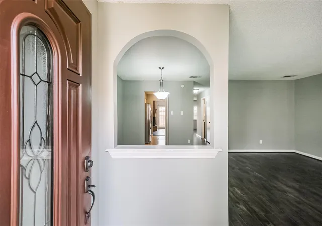 Photo 3 of Townhouse for sale at 1149 Country Pl Dr, Houston, TX 77079 | MLS# 20273747 | Listing updated on 2026-06-17