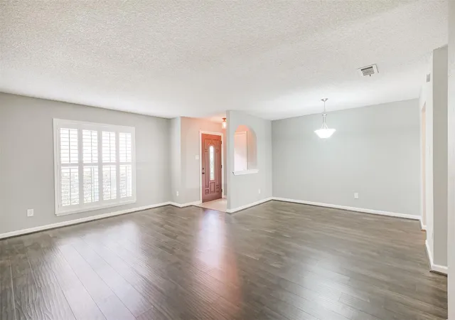 Photo 4 of Townhouse for sale at 1149 Country Pl Dr, Houston, TX 77079 | MLS# 20273747 | Listing updated on 2026-06-17