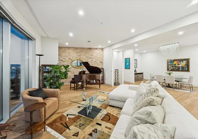 2nd image of 1600 Post Oak Blvd #802, Houston, TX 77056 | MLS# 72862301