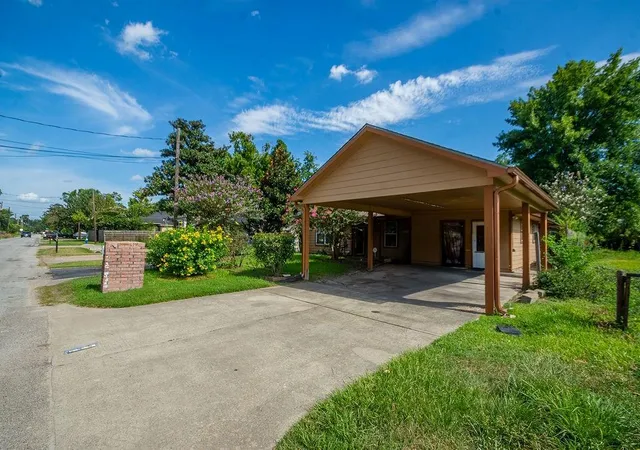 3rd image of 8002 Richland Dr, Houston, TX 77028 | MLS# 18832036