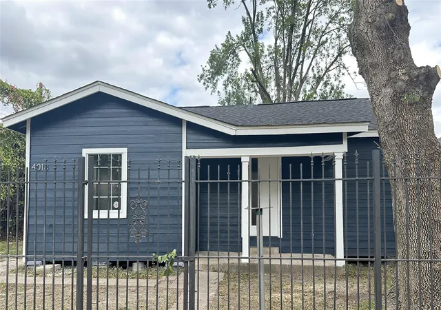 Photo 1 of Multi family home for sale at 4018 Gano St, Houston, TX 77009 | MLS# 27328288 | Listing updated on 2026-09-18