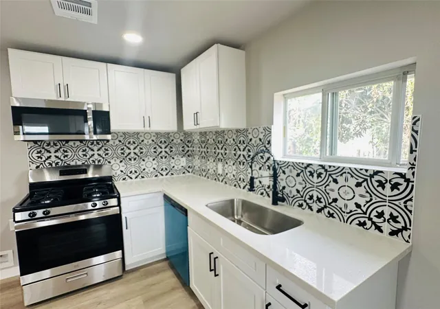 Photo 3 of Multi family home for sale at 4018 Gano St, Houston, TX 77009 | MLS# 27328288 | Listing updated on 2026-09-18
