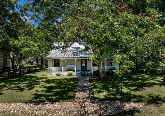25th image of 109 W Market St, Fayetteville, TX 78940 | MLS# 81708773