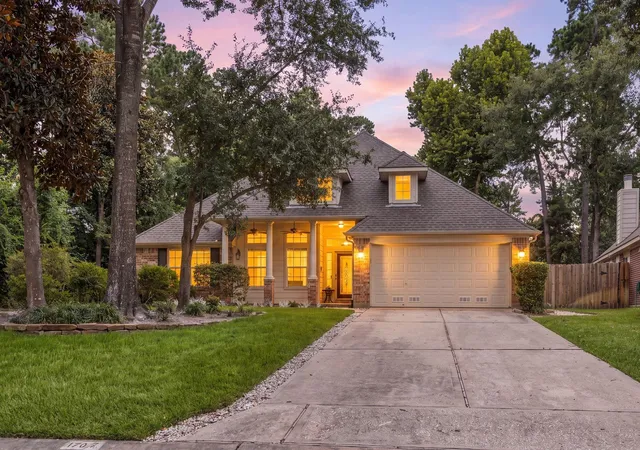 Photo 1 of Single family home for sale at 170 W Drifting Shadows Cir, Conroe, TX 77385 | MLS# 41174374 | Listing updated on 2026-08-03