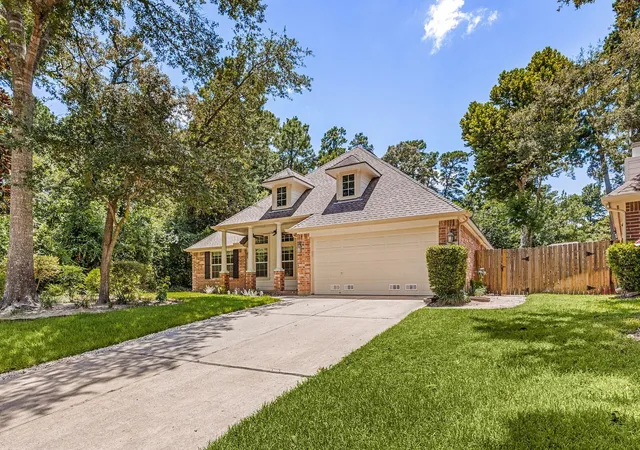 Photo 2 of Single family home for sale at 170 W Drifting Shadows Cir, Conroe, TX 77385 | MLS# 41174374 | Listing updated on 2026-08-03