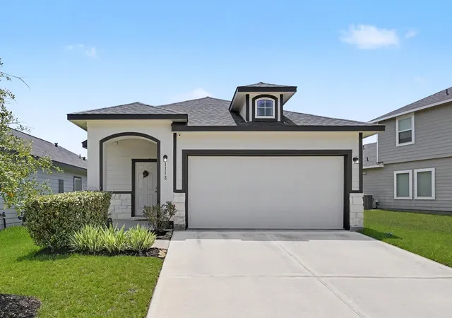 Photo 3 of Single family home for sale at 1118 Bending Trl Dr, Tomball, TX 77375 | MLS# 98735146 | Listing updated on 2026-10-09