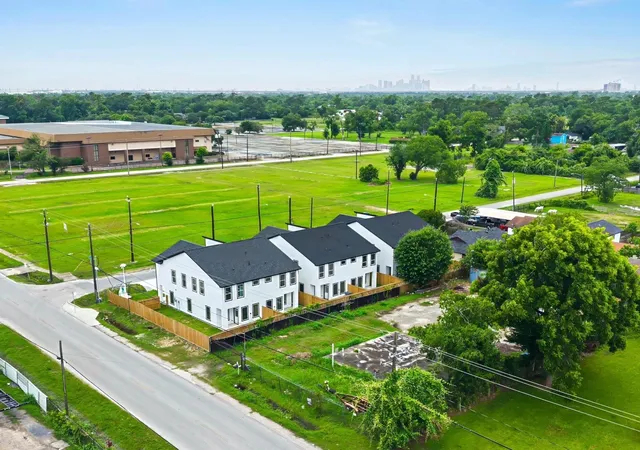 26th image of 8449 Furray Rd #A/B, Houston, TX 77028 | MLS# 20989861