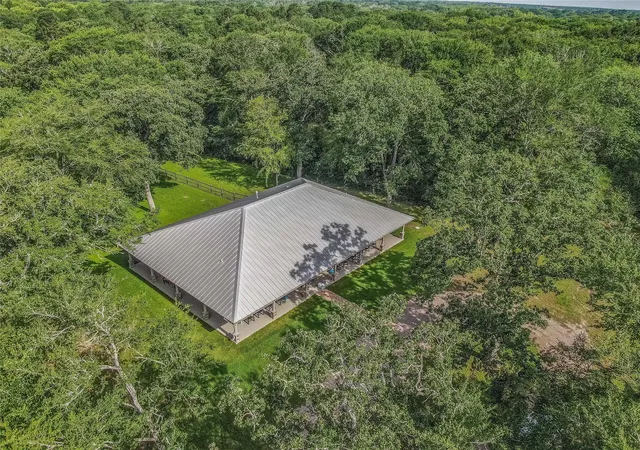 Photo 2 of Single family home for sale at 10250 Dogwood Trl, College Station, TX 77845 | MLS# 73576644 | Listing updated on 2026-07-21