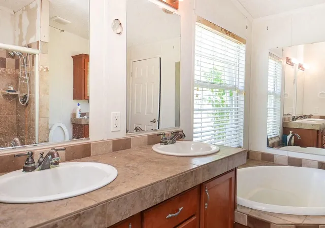 4th image of 238 Boone Cir, East Bernard, TX 77435 | MLS# 41607054