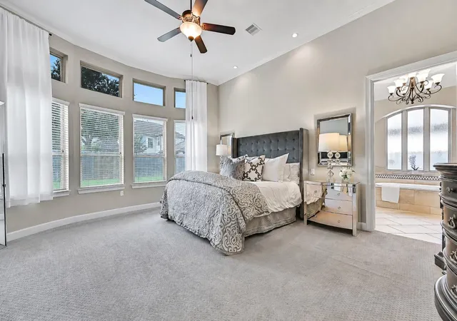 4th image of 2204 Stillhouse Hollow Ln, Friendswood, TX 77546 | MLS# 90673368