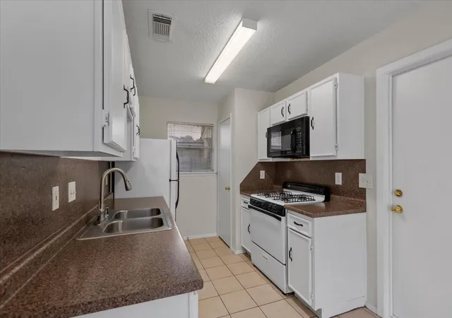 2nd image of 4318 Daisy Meadow Dr, Katy, TX 77449 | MLS# 17470058