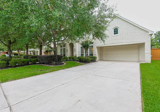 3rd image of 2318 Spring Lake Park Ln, Spring, TX 77386 | MLS# 34204737