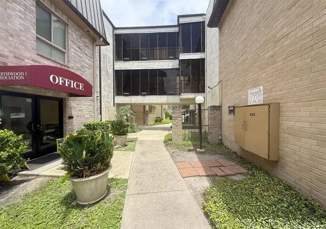 2nd image of 8523 Hearth Dr, Houston, TX 77054