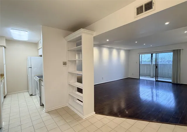 4th image of 8523 Hearth Dr, Houston, TX 77054