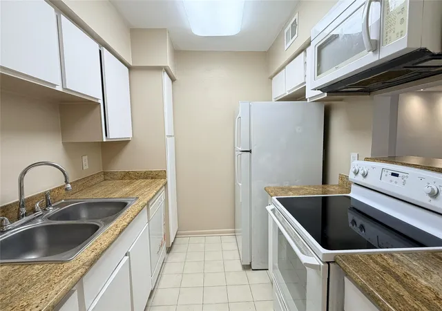 5th image of 8523 Hearth Dr, Houston, TX 77054