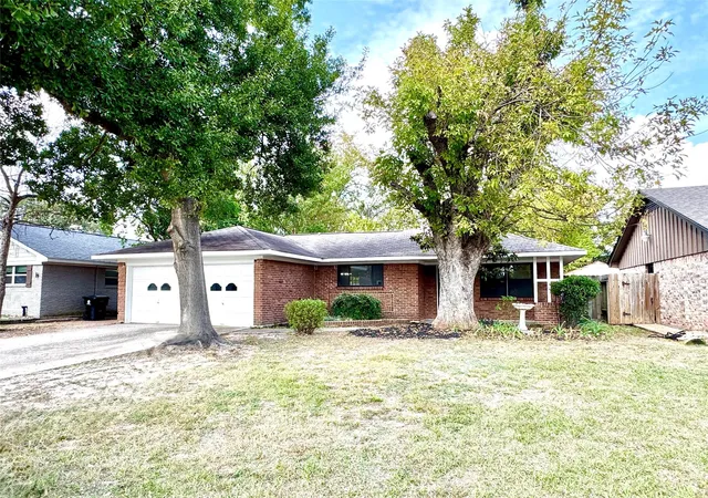 Photo 3 of Single family home for sale at 5510 Nina Lee Ln, Houston, TX 77092 | MLS# 42789320 | Listing updated on 2026-08-30
