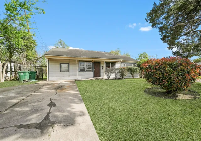 1st image of 4303 Mowery Rd, Houston, TX 77047 | MLS# 69970033