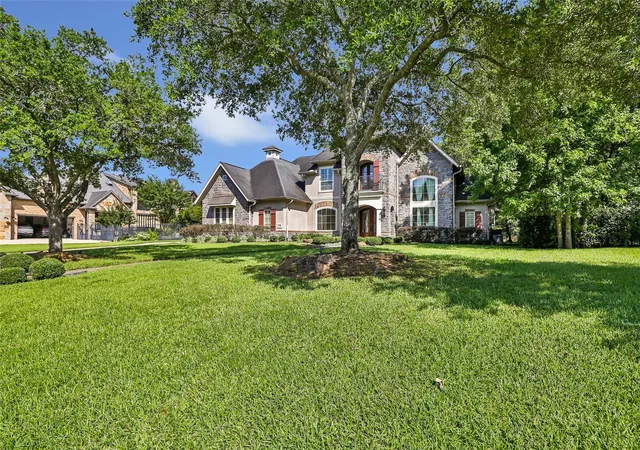 Photo 2 of Sale Pending at 8134 Beckett Crk Ln, Humble, TX 77396 | MLS# 5099745 | Listing updated on 2026-09-14