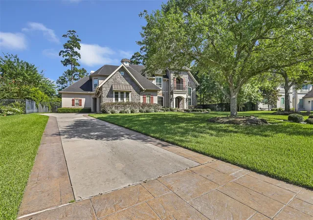Photo 3 of Sale Pending at 8134 Beckett Crk Ln, Humble, TX 77396 | MLS# 5099745 | Listing updated on 2026-09-14