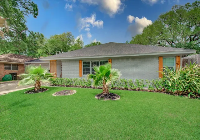 Photo 3 of Single family home for sale at 4522 Willowbend Blvd, Houston, TX 77035 | MLS# 80853266 | Listing updated on 2026-08-26