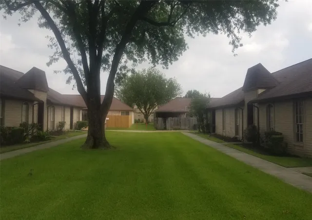Photo 3 of Townhouse for sale at 7267 Cook Rd, Houston, TX 77072 | MLS# 6243019 | Listing updated on 2026-06-16