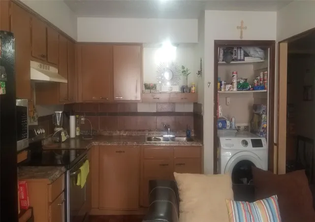 Photo 4 of Townhouse for sale at 7267 Cook Rd, Houston, TX 77072 | MLS# 6243019 | Listing updated on 2026-06-16