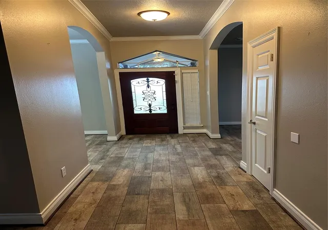 2nd image of 5202 Valley View Dr Dr, La Porte, TX 77571 | MLS# 96813087