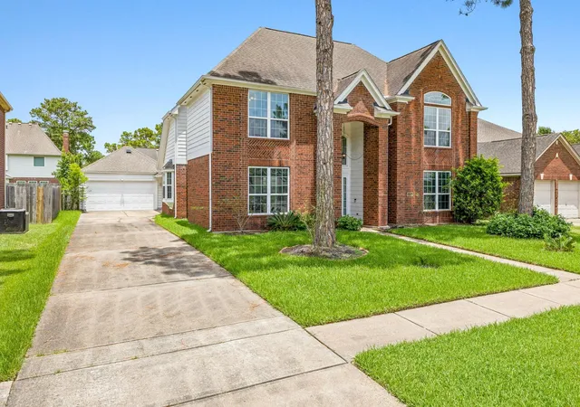 2nd image of 14415 Autumn Canyon Tr, Houston, TX 77062 | MLS# 55052526