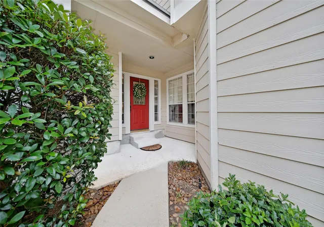 3rd image of 34 Wintergreen Trl, The Woodlands, TX 77382 | MLS# 29320279
