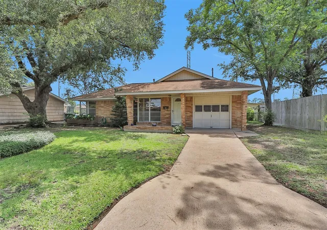 Single family home for sale at 3919 Gardendale Dr, Houston, TX 77092 | MLS# 91646367