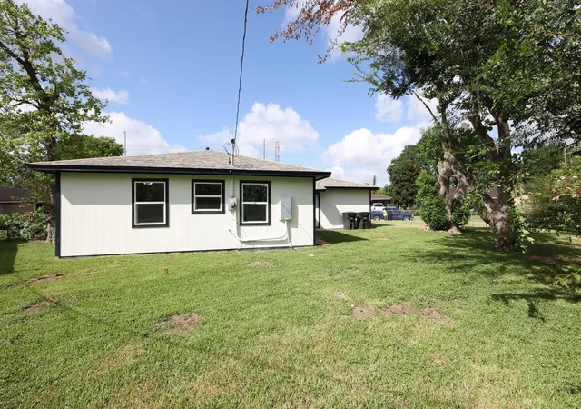 37th image of 9015 Vinearbor St, Houston, TX 77033 | MLS# 33479859