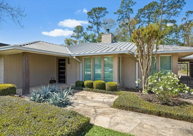 3rd image of 623 Pinehaven Dr Dr, Houston, TX 77024 | MLS# 10333574