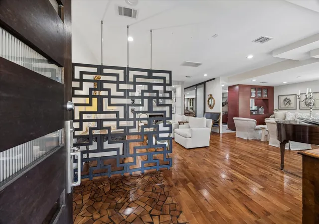 4th image of 623 Pinehaven Dr Dr, Houston, TX 77024 | MLS# 10333574