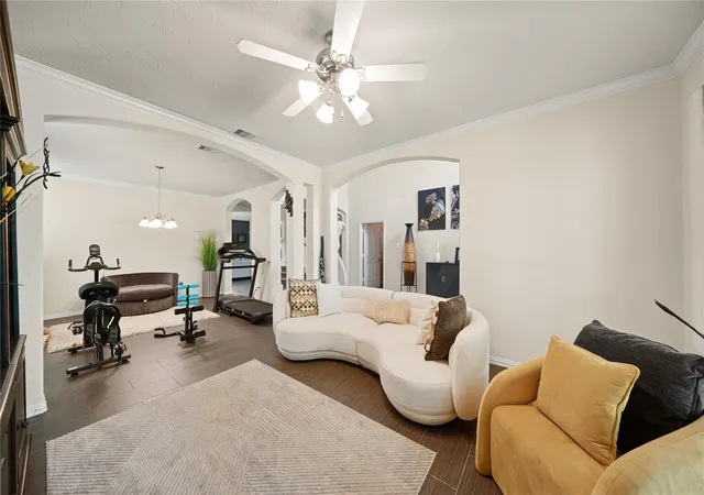 Homes for sale in Rosharon, TX | 1822 Luminous Waters Ln, Rosharon, TX 77583 | MLS# 38714389