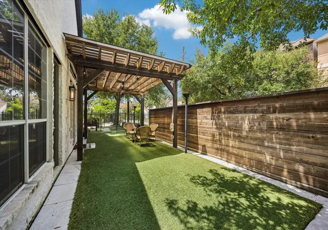 2nd image of 234 Malone St, Houston, TX 77007 | MLS# 8160943
